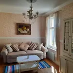 Apartment Romantiline Kesklinna Aia Taenava *
