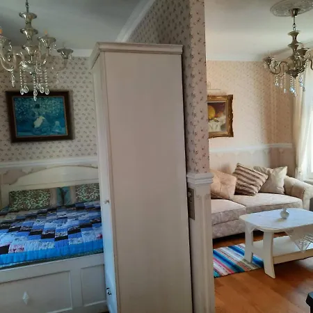 Romantiline Kesklinna Aia Taenava Apartment Parnu