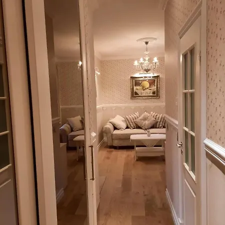 Romantiline Kesklinna Aia Taenava Apartment
